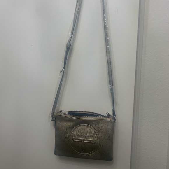 Purses - Picture 3 of 6